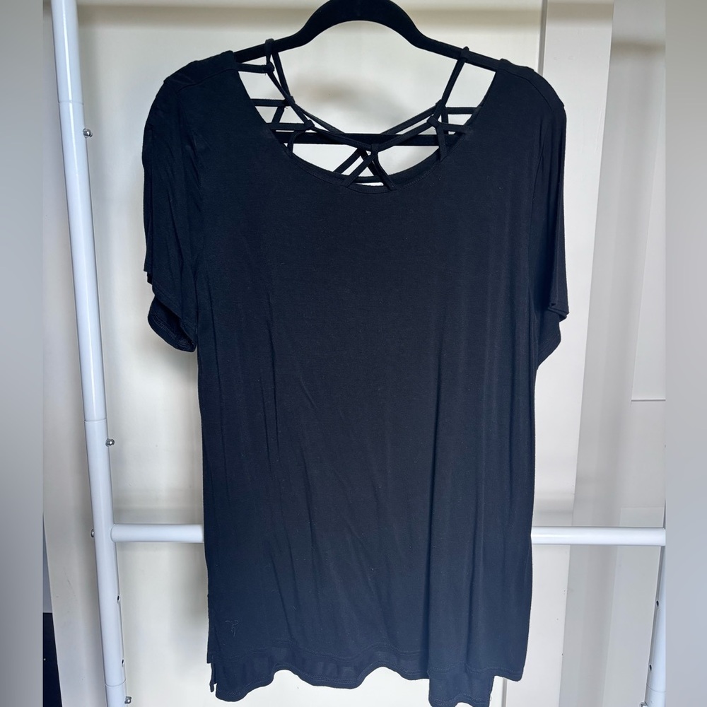 Love Riche Black Backless Short Sleeve T-Shirt
